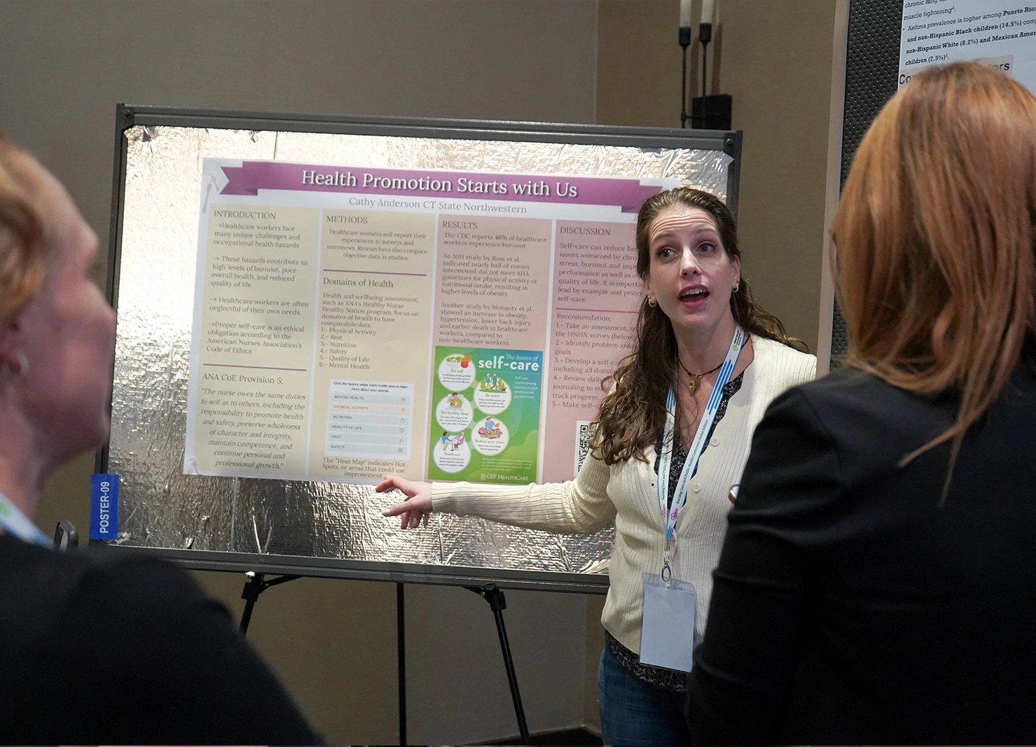 Expert giving feedback to a presenter